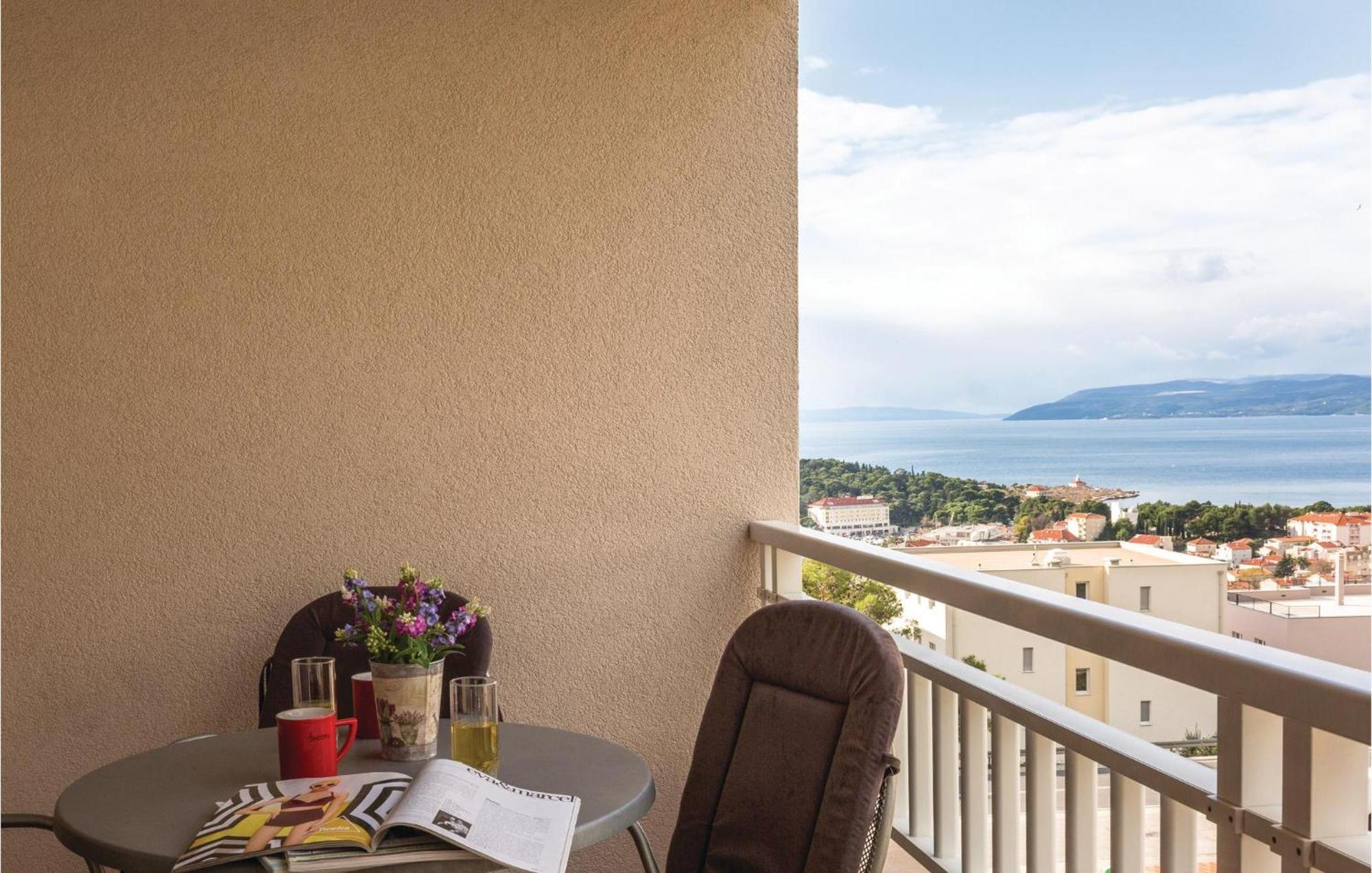 Stunning Apartment In Makarska With Wifi Bagian luar foto